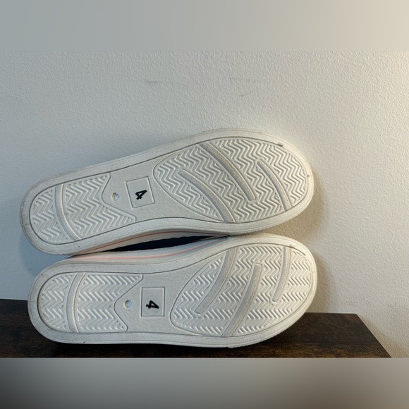 Thereabouts Little and Big Girls Navy Scooter Canvas Sneaker NWT Various sizes - Picture 4 of 6